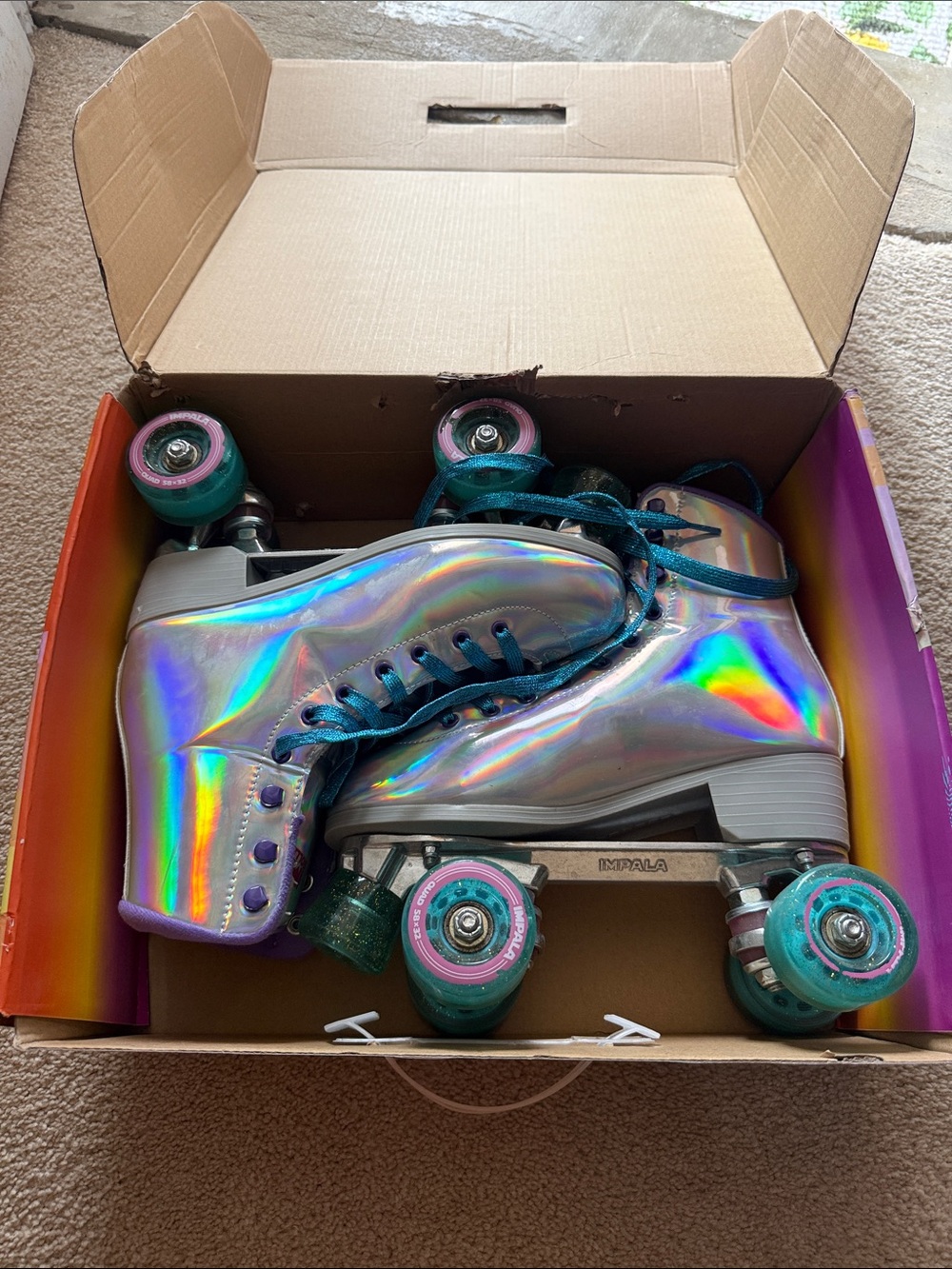 Holographic Roller Skates for Women - Iridescent Silver